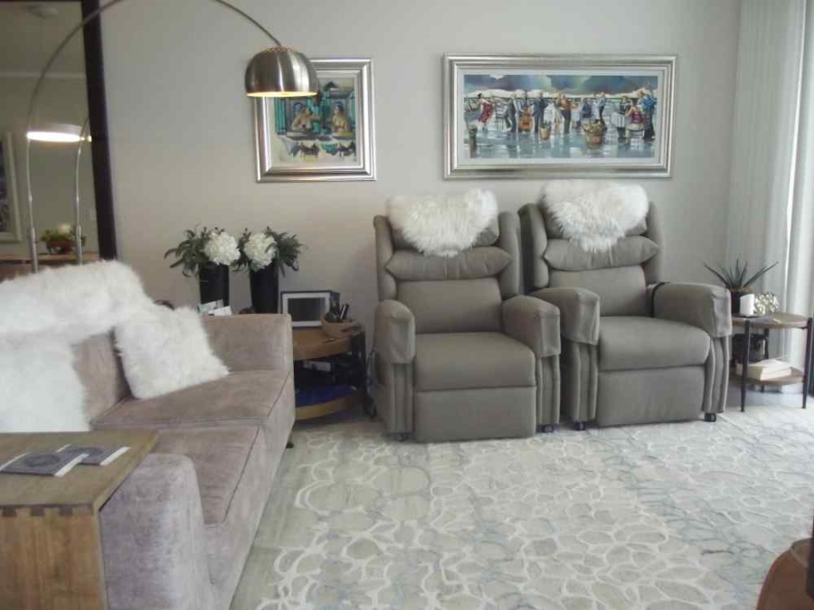 2 Bedroom Property for Sale in Bloubergstrand Western Cape